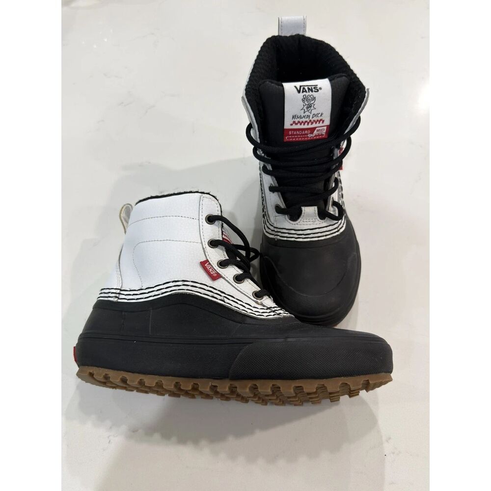VANS x Kennedi Deck Standard Mid Snow MTE Women's Boot Shoes White Black Size 6